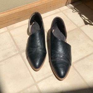 Universal Thread Black Cut Out Booties